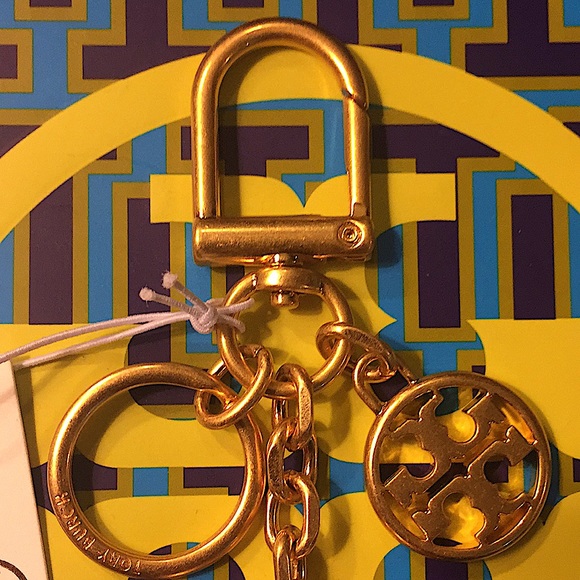 TORY BURCH - LOGO HEART KEYCHAIN / BAG CHARM (NWT) - Picture 3 of 13